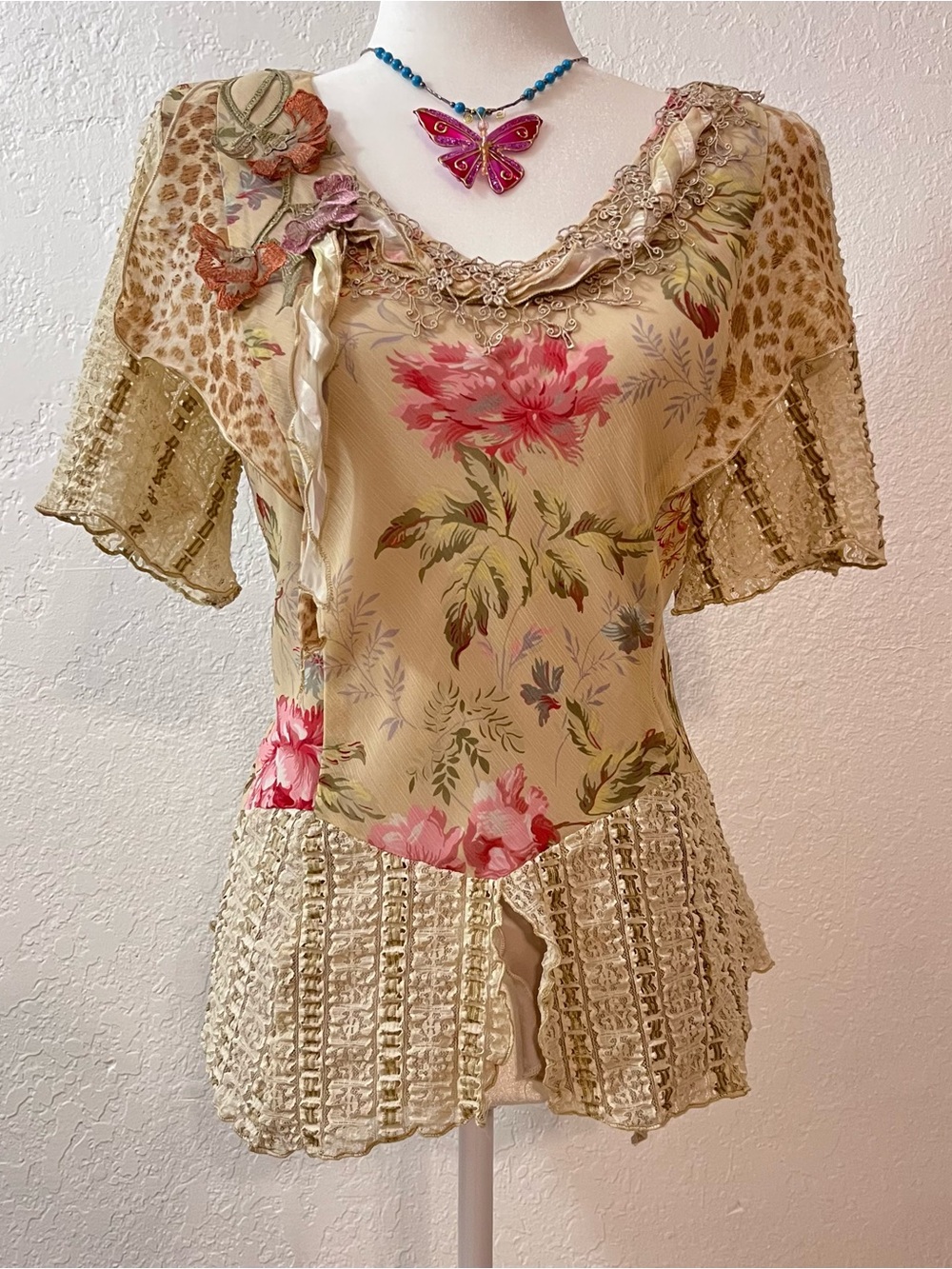 Floral Lace-Trim Women's Blouse in Cream and Pink
